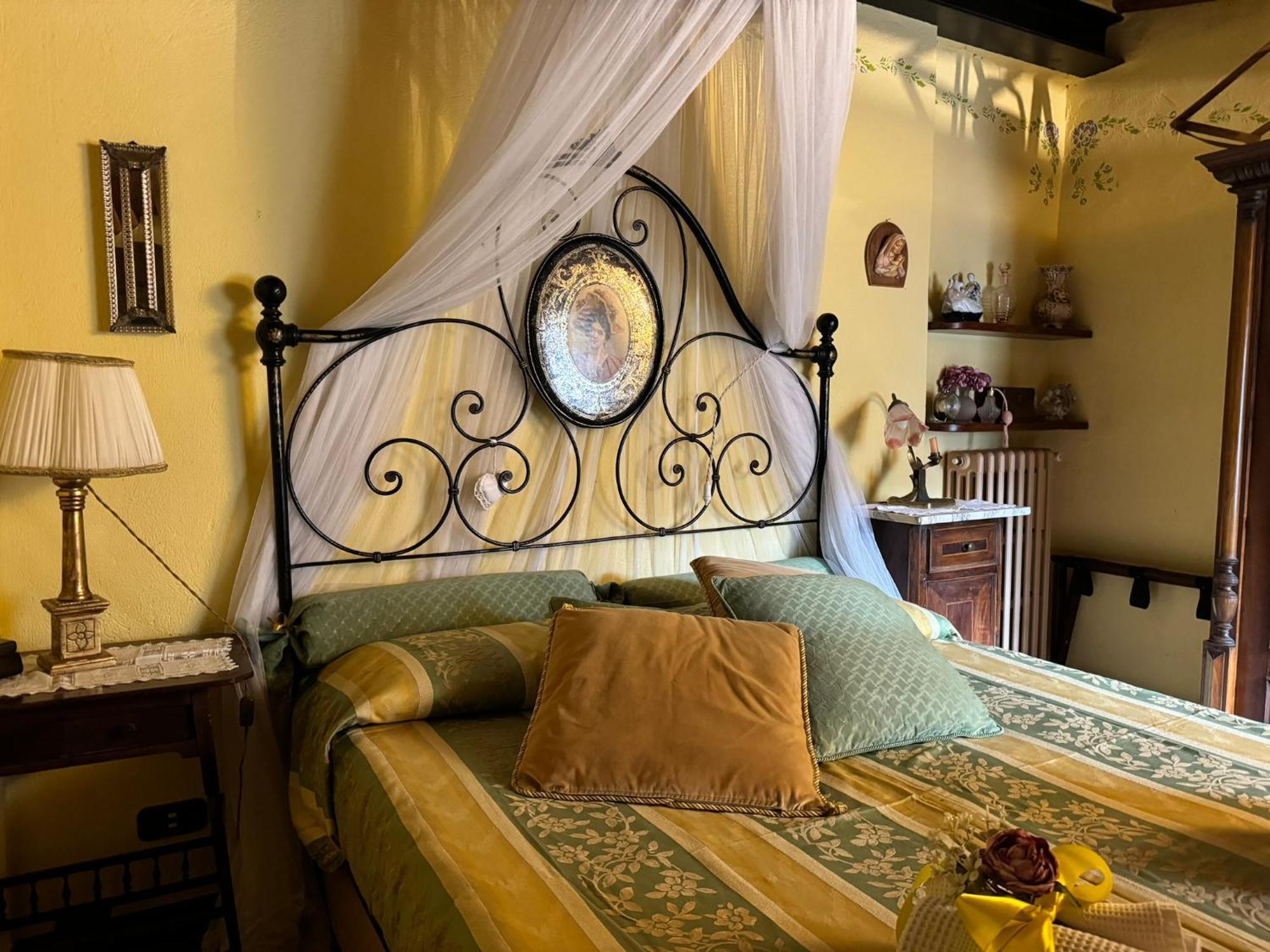 Апартаменты Casa Giulia, Il Gioiello Del Borgo Чертальдо Экстерьер фото