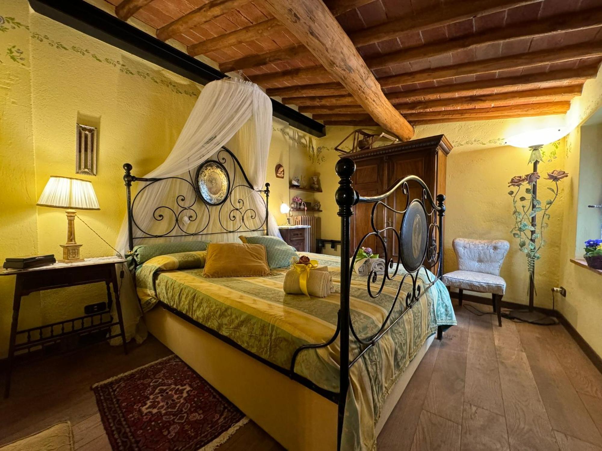 Апартаменты Casa Giulia, Il Gioiello Del Borgo Чертальдо Экстерьер фото